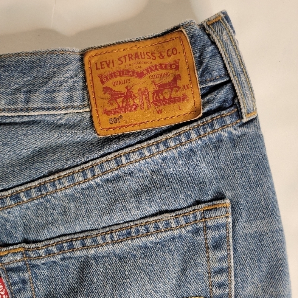 Levi's 501 Denim Shorts Sz 29 Cut-Off Button Fly 100% Cotton - Picture 9 of 9